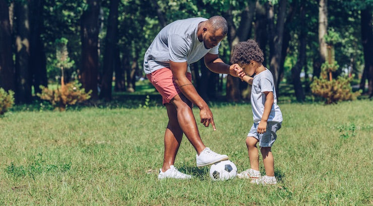 Kids_Parentsplayingsoccer3